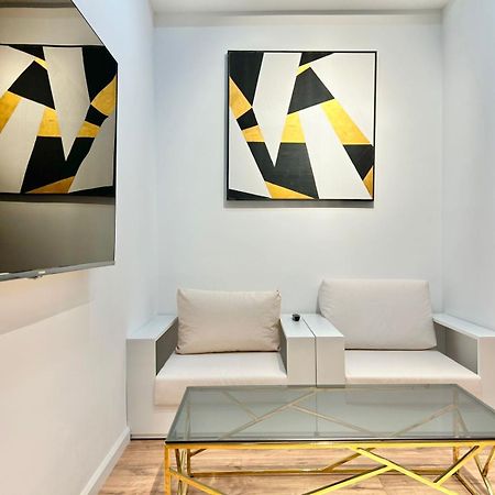 City Center - Next To Holiday Inn -2Br Apartment Тбілісі Екстер'єр фото