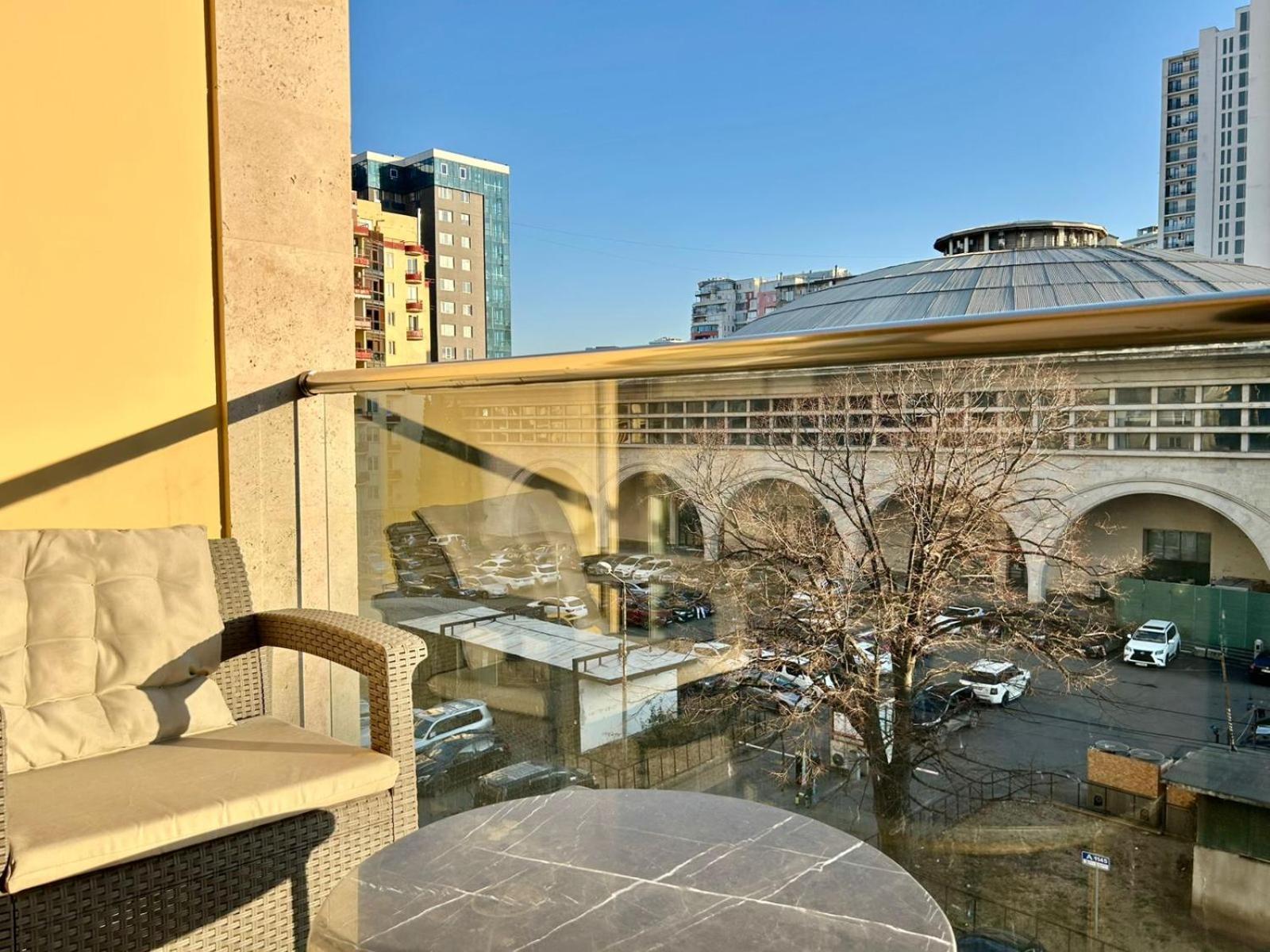 City Center - Next To Holiday Inn -2Br Apartment Тбілісі Екстер'єр фото