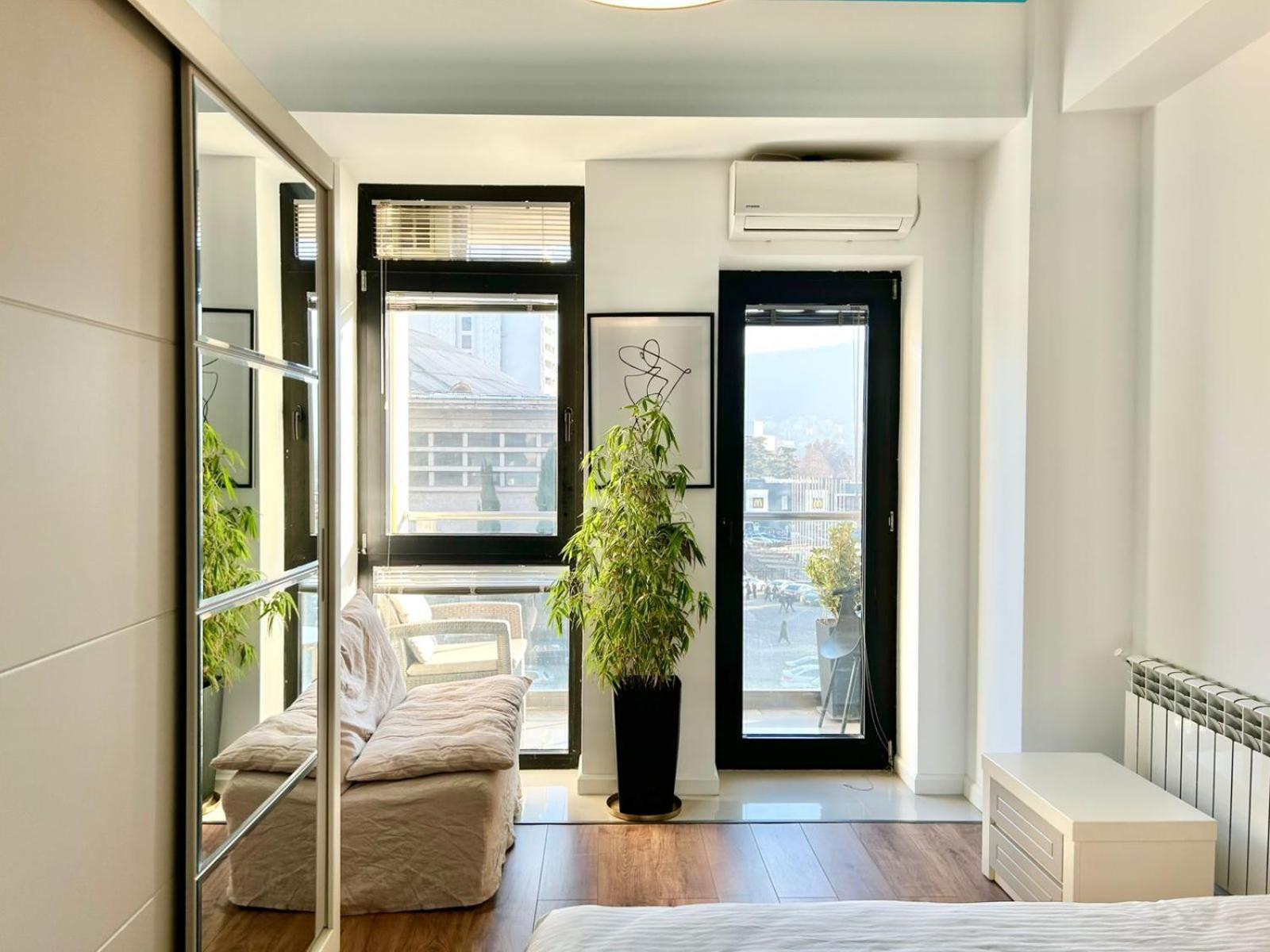 City Center - Next To Holiday Inn -2Br Apartment Тбілісі Екстер'єр фото