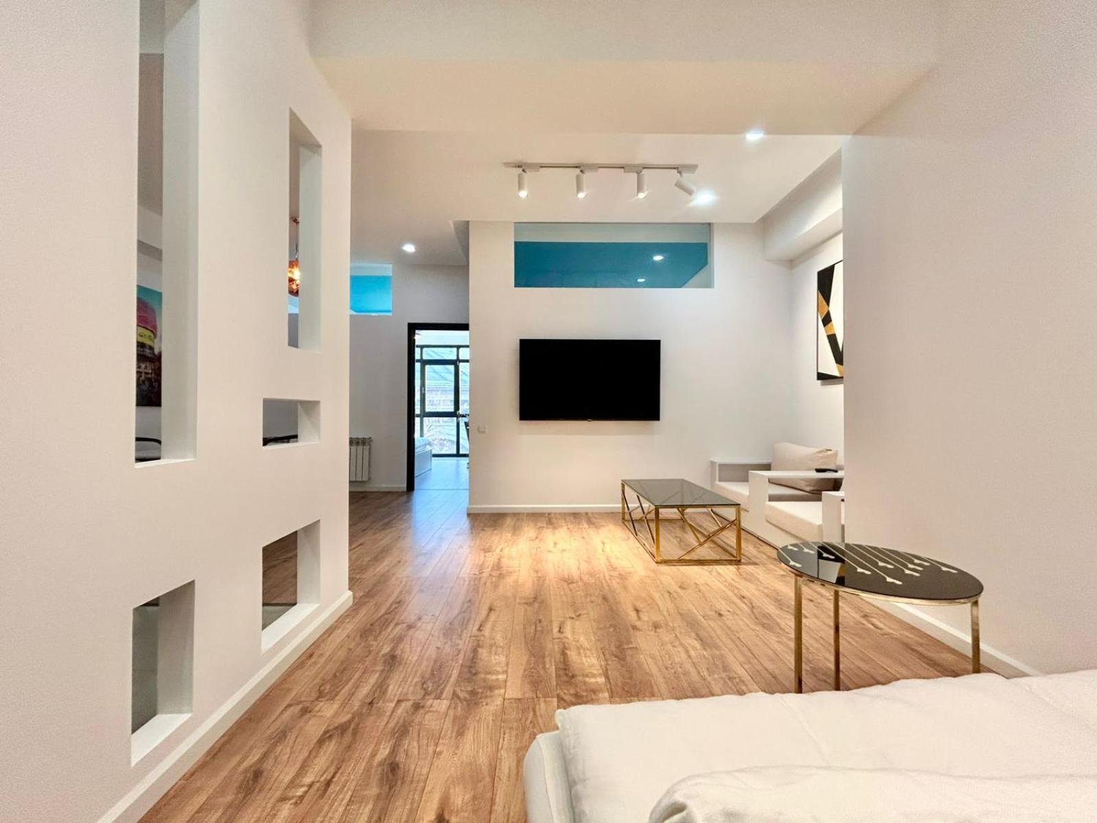 City Center - Next To Holiday Inn -2Br Apartment Тбілісі Екстер'єр фото
