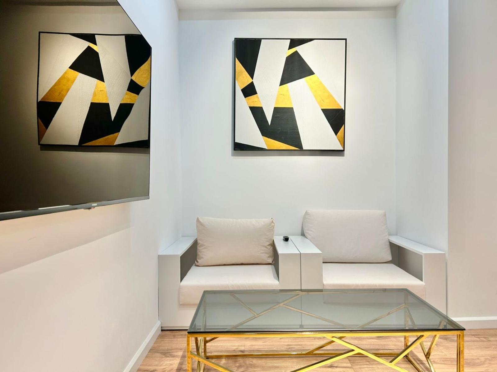 City Center - Next To Holiday Inn -2Br Apartment Тбілісі Екстер'єр фото